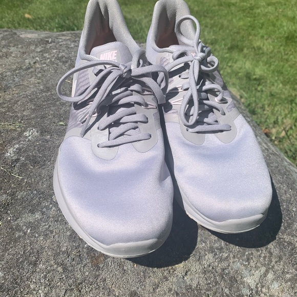 Nike TR8 running shoes - Picture 3 of 8